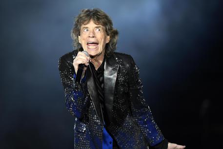 Rolling Stones cancellano tour Usa, Mick Jagger sta male