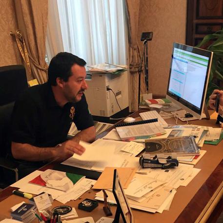 Diciotti, chiesta autorizzazione a procedere per Salvini. Scontro con l'Anm