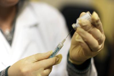 Coronavirus, Science: vaccino inattivato funziona in test su macachi