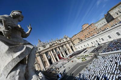 Coronavirus, Vaticano: "Distanza di un metro o stop eventi"