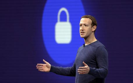 Stangata da 5 miliardi su Facebook, ha violato privacy