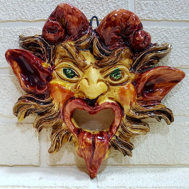 Maschera Apotropaica Demone in ceramica di Seminara realizzata dal Maestro ceramista Enzo Ferraro