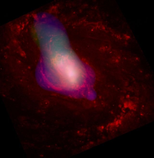 L’unica economia qui (NGC 1068) è quella dell’abbondanza… Crediti: X-ray: NASA/CXC/MIT/UCSB/P.Ogle et al.; Optical: NASA/STScI/A.Capetti et al.