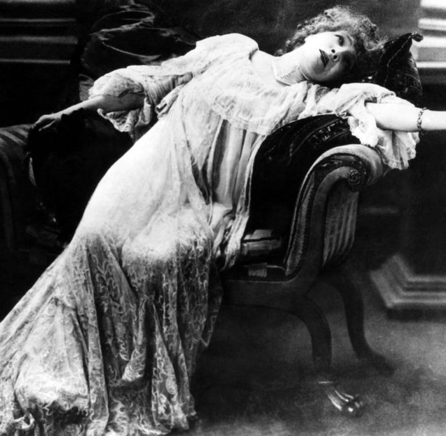 Actress Sarah Bernhardt 1844-1923 -Courtesy CSU Archives Everett Collection