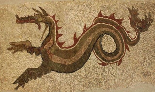 Il celebre mosaico pavimentale del drago proveniente dall’antica Kaulon