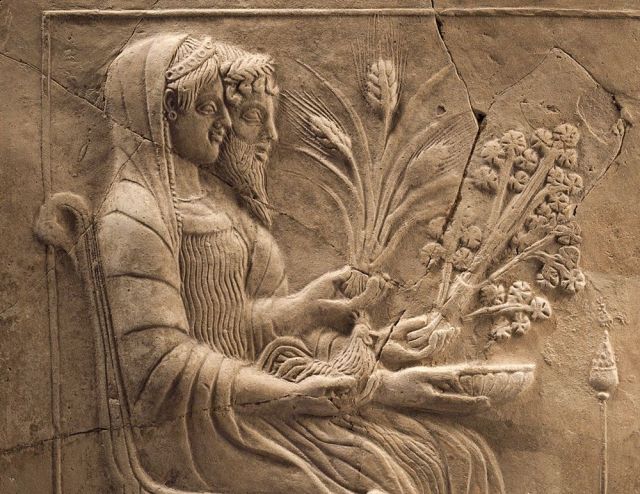 Persefone e Ade in trono, particolare di pinax locrese, V sec. a.C., Museo Archeologico Nazionale di Reggio Calabria