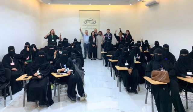 Autoscuole, corsi di UNASCA per formare istruttori di guida in Arabia Saudita