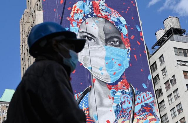 Covid Usa, 4.942 morti in un giorno: mai così tanti