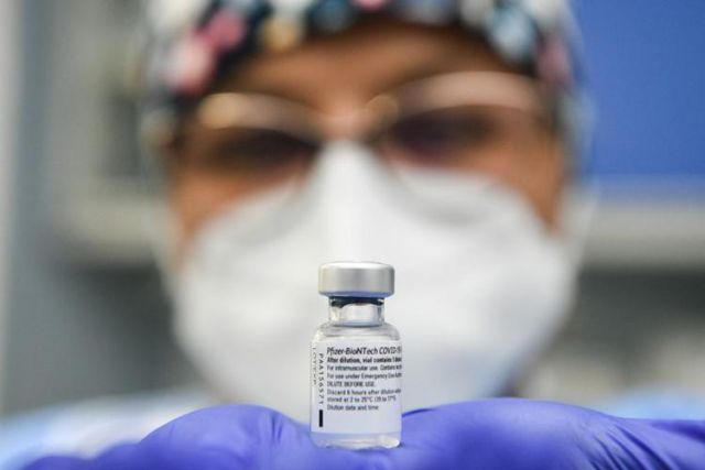 Vaccino Pfizer, Ue: "In arrivo 75 mln di dosi in più"