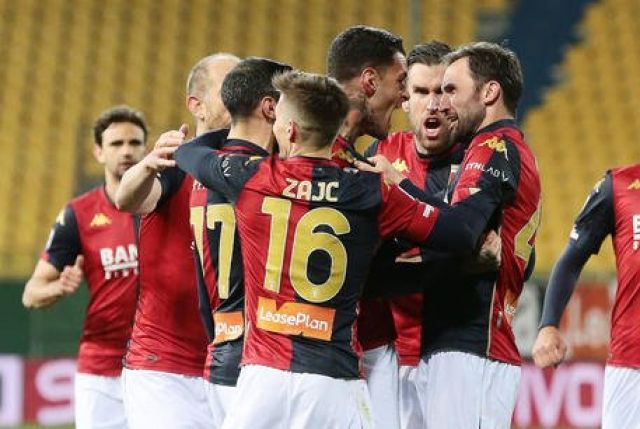 CALCIO, Serie A: il Genoa espugna Parma, finisce 2-1