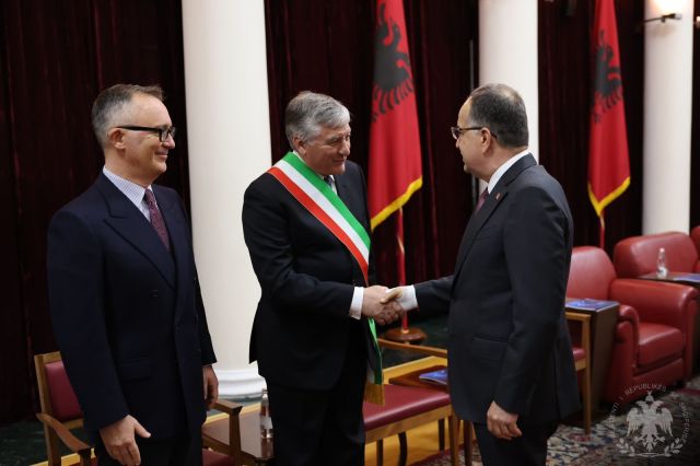 Albania e Calabria sempre più vicini grazie alla visita istituzionale della Fondazione “Istituto Regionale Comunità Arbereshe di Calabria”