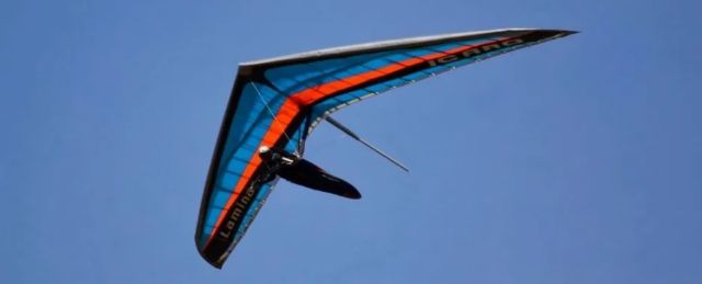 Christian Ciech vince il titolo italiano di volo libero in deltaplano