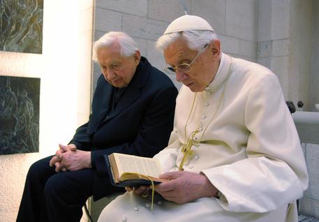 'Ratzinger ha una male paralizzante', condizioni buone