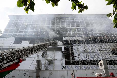 Filippine: incendio in hotel a Manila, 4 morti. Trecento ospiti evacuati