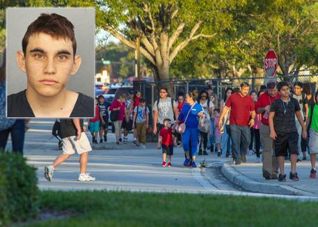 Florida, sparatoria nel liceo di Parkland, 17 morti. Arrestato un ex studente