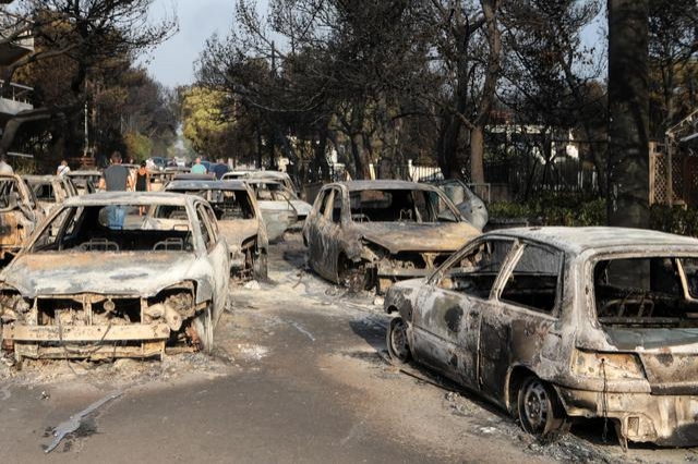GRECIA, Incendi, governo annuncia misure straordinarie. Si temono 100 morti