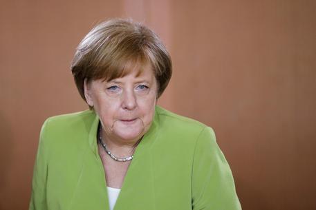 Merkel: 'Rispetto per l'Italia, aspettiamo il Governo'