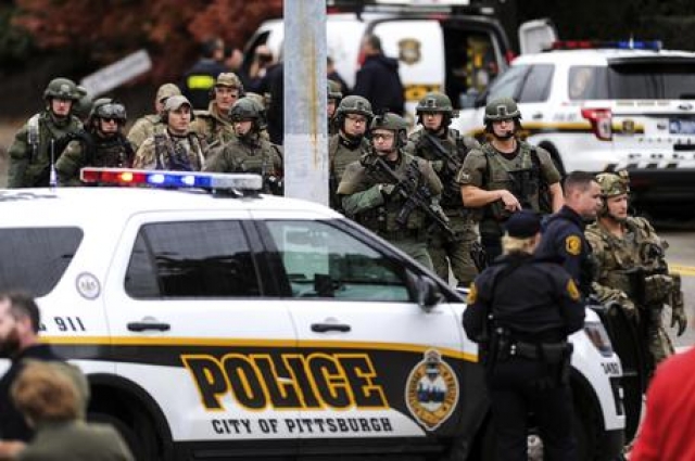 Fa strage nella sinagoga di Pittsburgh, almeno 11 morti