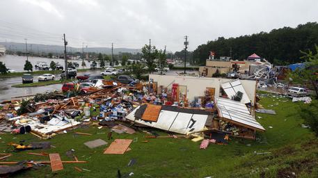 Tornado Alabama: 14 morti, anche 2 bimbi