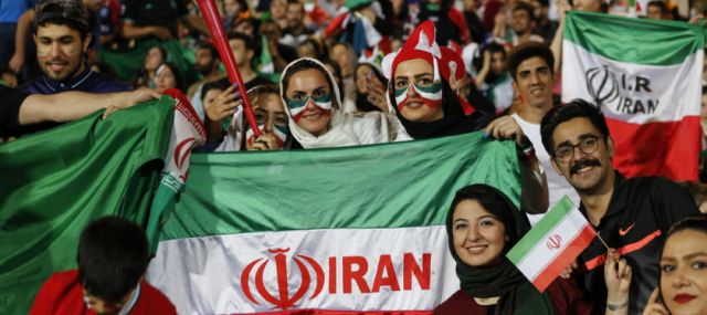 Iran: le donne potranno entrare negli stadi di calcio