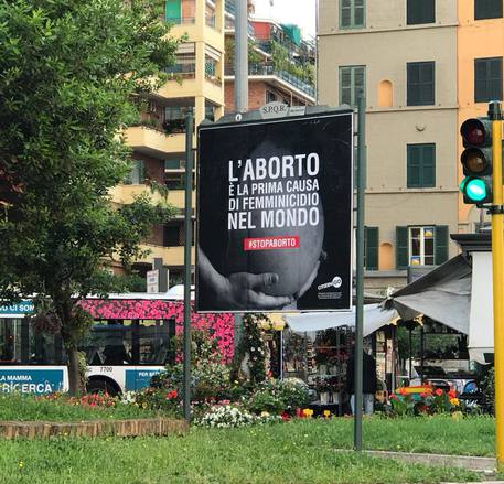 ''Aborto prima causa femminicidio'', manifesto choc a Roma