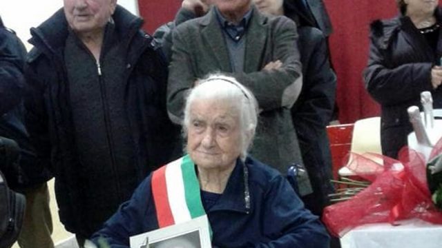 Festa per i 116 anni di nonna Peppa, la più longeva dʼEuropa