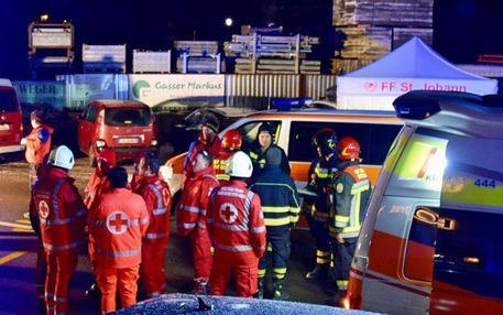 Strage in Alto Adige: auto su pedoni, 6 morti in Valle Aurina