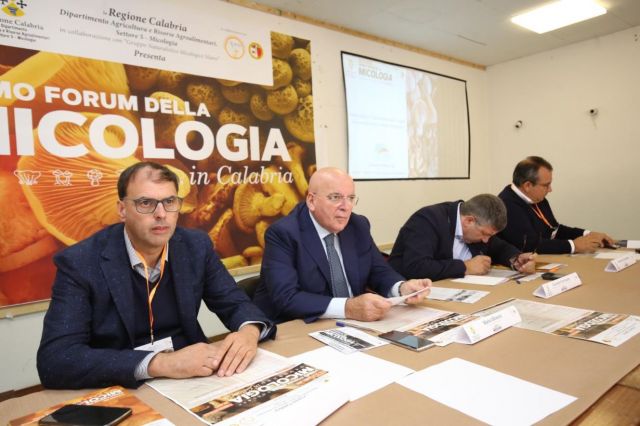 CAMIGLIATELLO SILANO (COSENZA), Oliverio ha concluso il Primo forum della micologia in Calabria