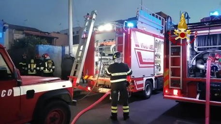 ROVITO (COSENZA), incendio in casa, morto ex docente Unical