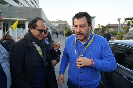 CROTONE, Salvini, dopo il 26 lavoro e sanita'