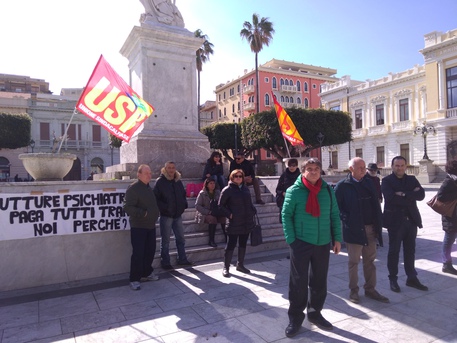 REGGIO CALABRIA, protesta cooperativa, senza stipendio