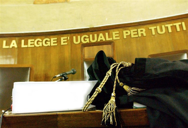 REGGIO CALABRIA, crollo palco Pausini, cinque condanne
