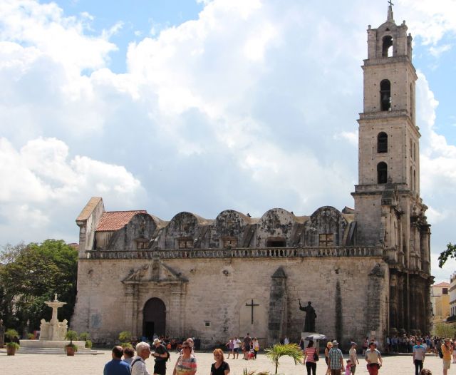 Cuba, mostra fotografica per raccontare la Calabria (Basilica San Francesco di Assisi)