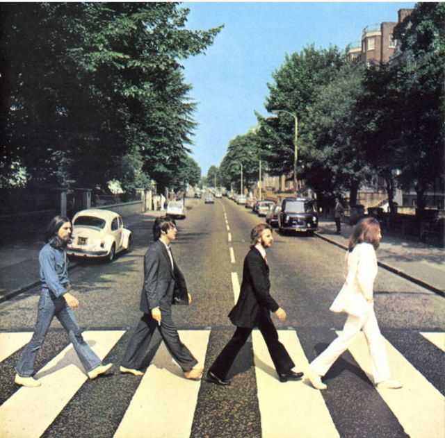 Beatles, 50 anni fa veniva scattata la mitica foto sulle strisce ad Abbey Road