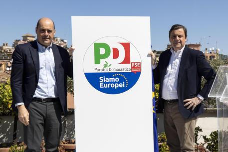 Europee: Zingaretti svela il logo Pd