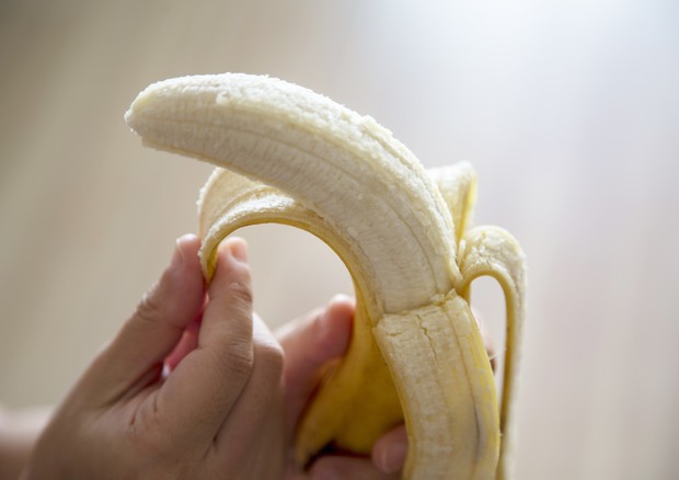 SALUTE, Durante attività fisica meglio una banana di uno sport-drink