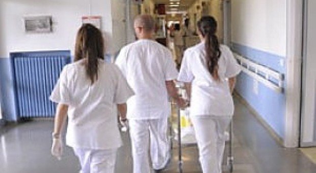 Dagli ospedali alle emergenze, in Italia mancano infermieri
