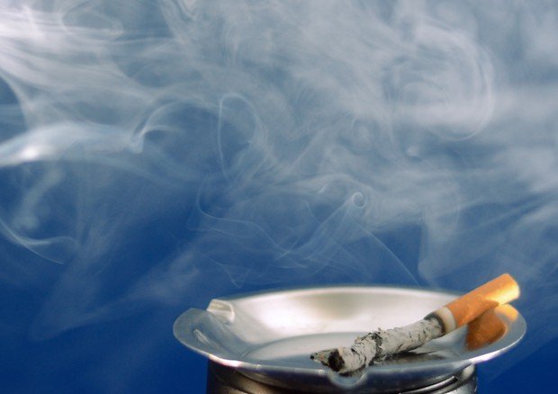 SALUTE. In 30 anni quasi metà dei fumatori europei ha perso il vizio