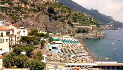 Covid, "Costiera chiusa a chi non prenota"
