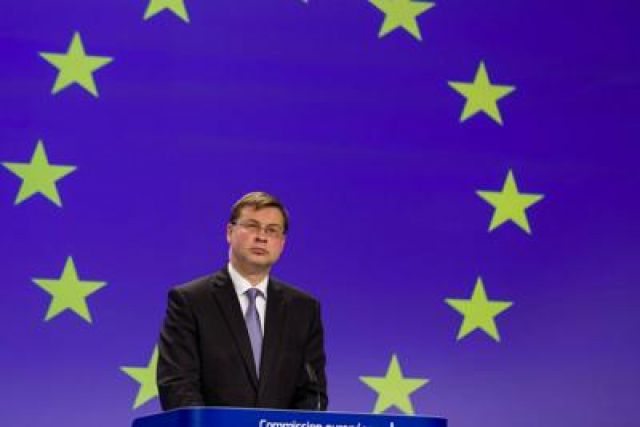Dombrovskis: "Crisi peggiore del previsto, serve Recovery ambizioso"