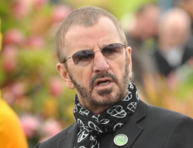 Ringo Starr compie 80 anni, la festa è online