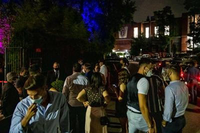 Bassetti: "Covid contagia solo di notte, è virus fornaio?"