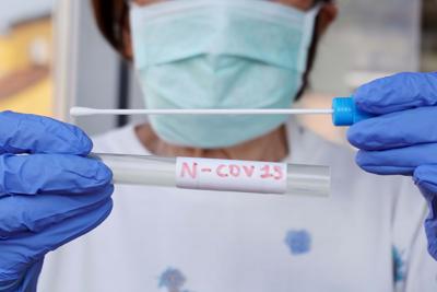 'Coronavirus si rifugia nei testicoli, ecco perché muoiono più uomini': lo studio