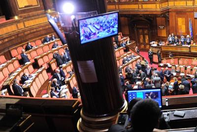 Cura Italia, manca bollinatura del dl: seduta sospesa al Senato