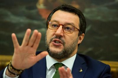 Fase 2: Salvini a Arcuri, 'basta scaricare colpe su altri'