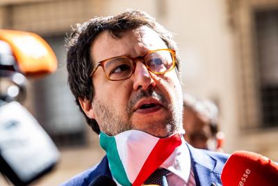 Salvini: "Mercato poltrone fra Pd, Renzi e M5S"