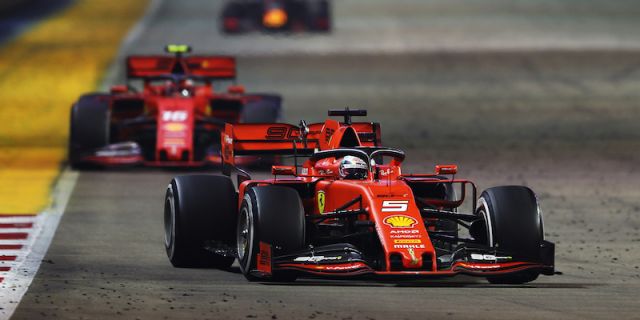 Formula 1: doppietta Ferrari a Singapore, trionfa Vettel