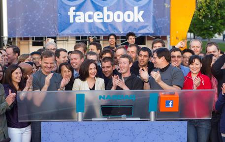 Anniversari: Facebook compie 15 anni